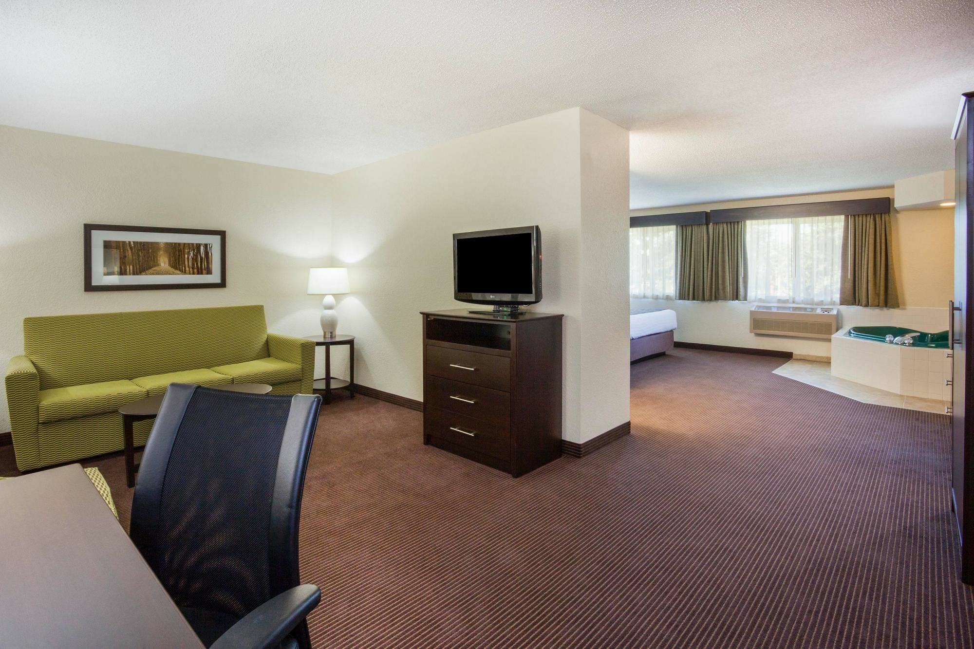 Americinn By Wyndham Rhinelander Zewnętrze zdjęcie